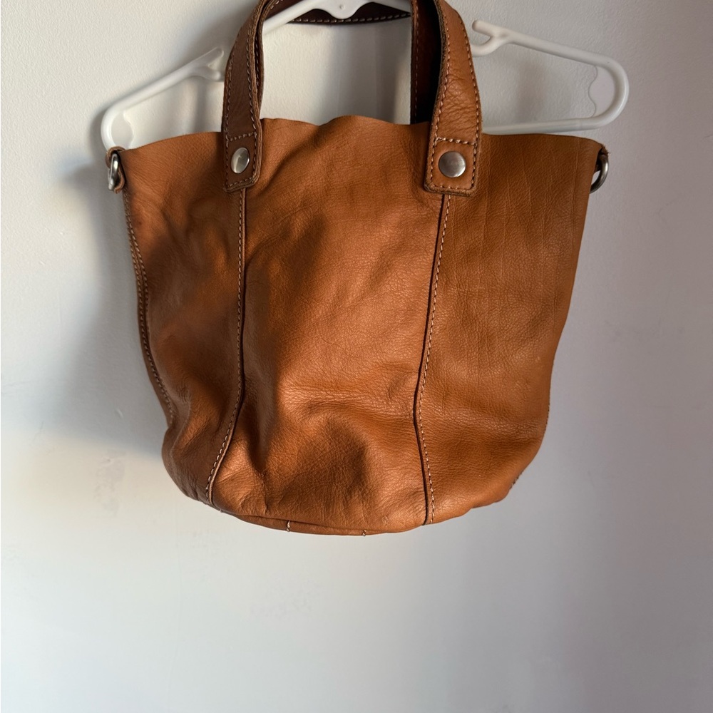 Elegant Tan Leather Tote Bag
